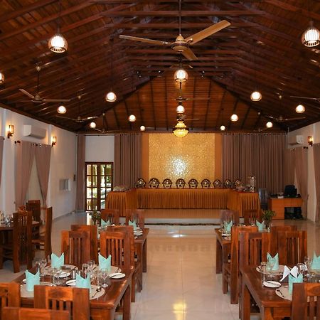 Jkab Park Hotel Trincomalee Εξωτερικό φωτογραφία