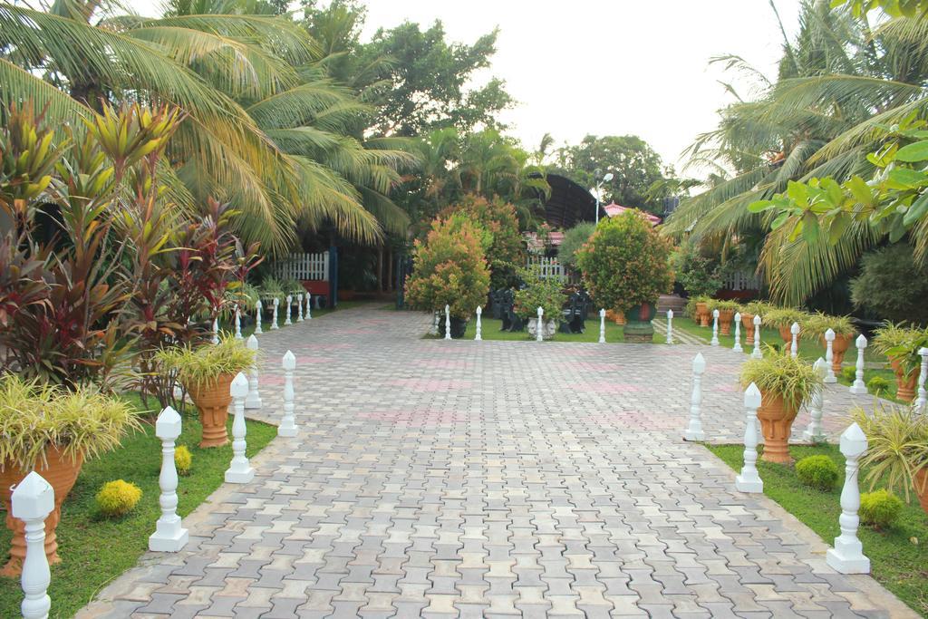 Jkab Park Hotel Trincomalee Εξωτερικό φωτογραφία