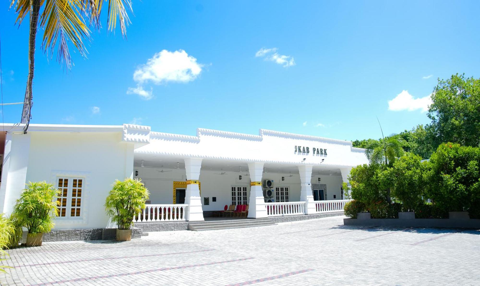 Jkab Park Hotel Trincomalee Εξωτερικό φωτογραφία