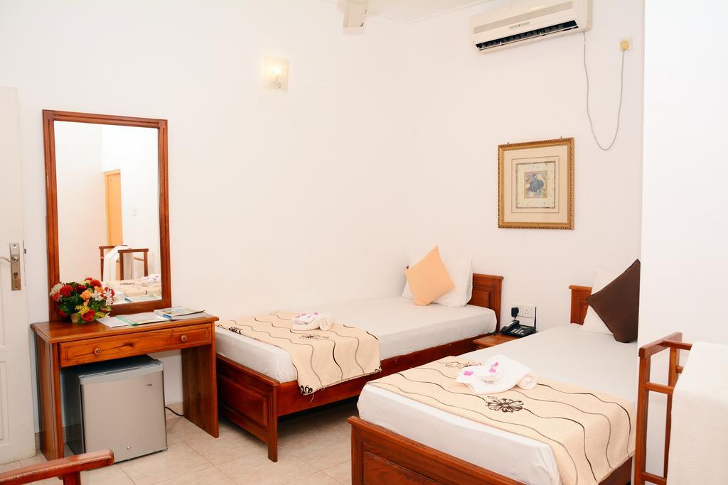 Jkab Park Hotel Trincomalee Εξωτερικό φωτογραφία