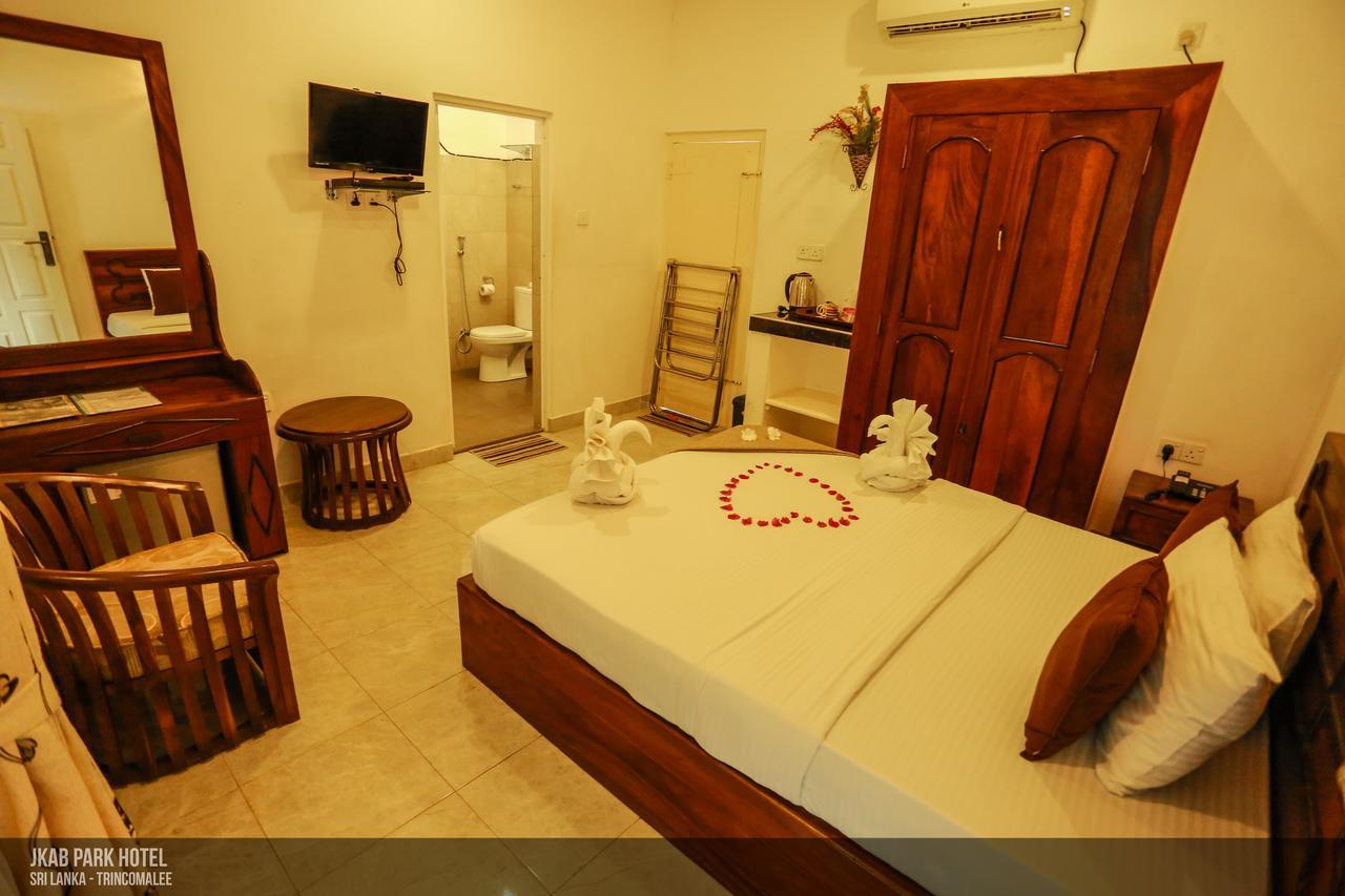 Jkab Park Hotel Trincomalee Εξωτερικό φωτογραφία